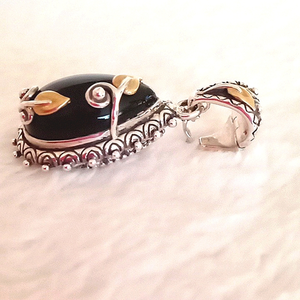 BARBARA BIXBY BLACK ONYX, STERLING SILVER AND 18K GOLD ENHANCER - Picture 4 of 9